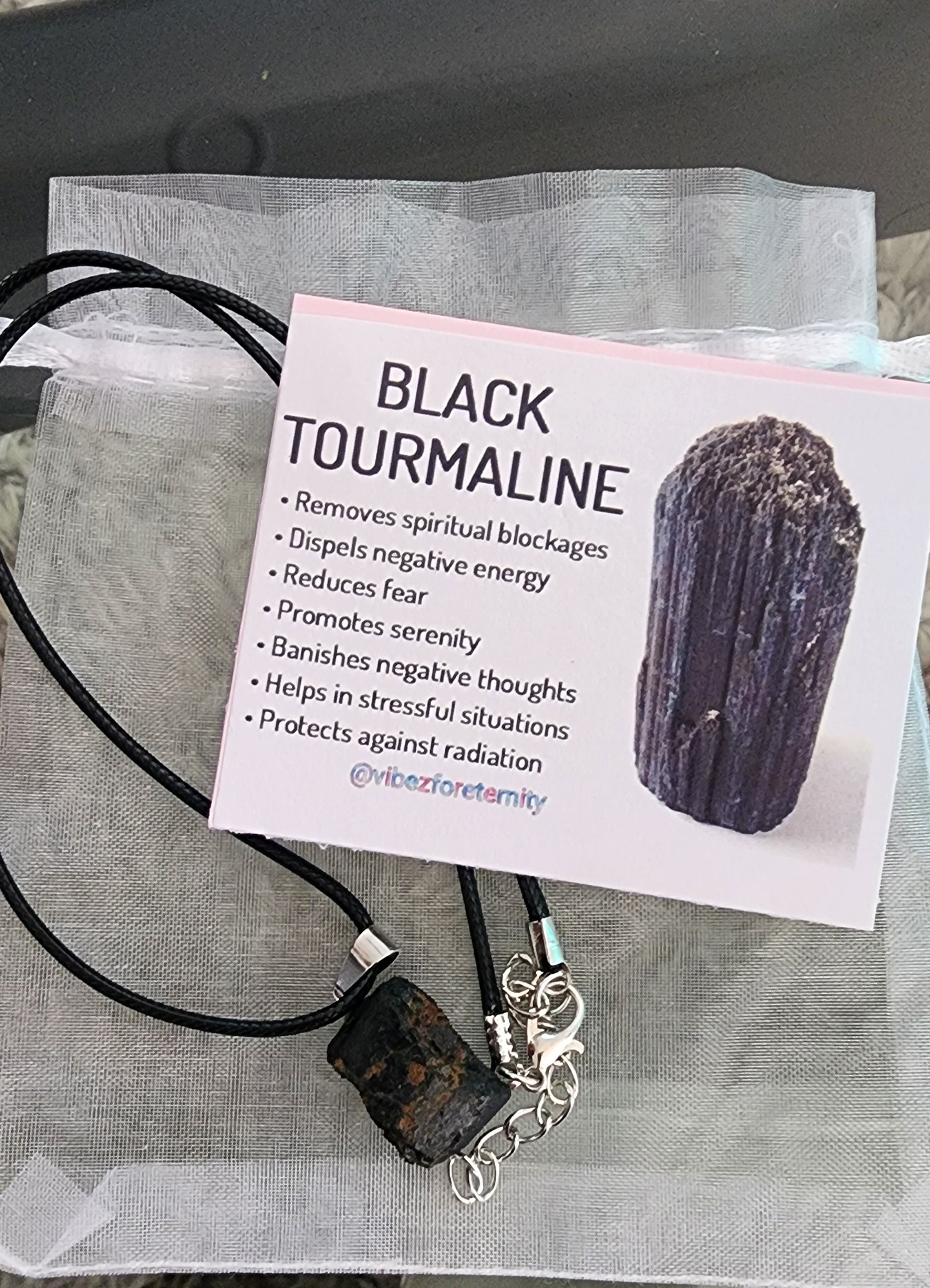 -Collar de turmalina negra