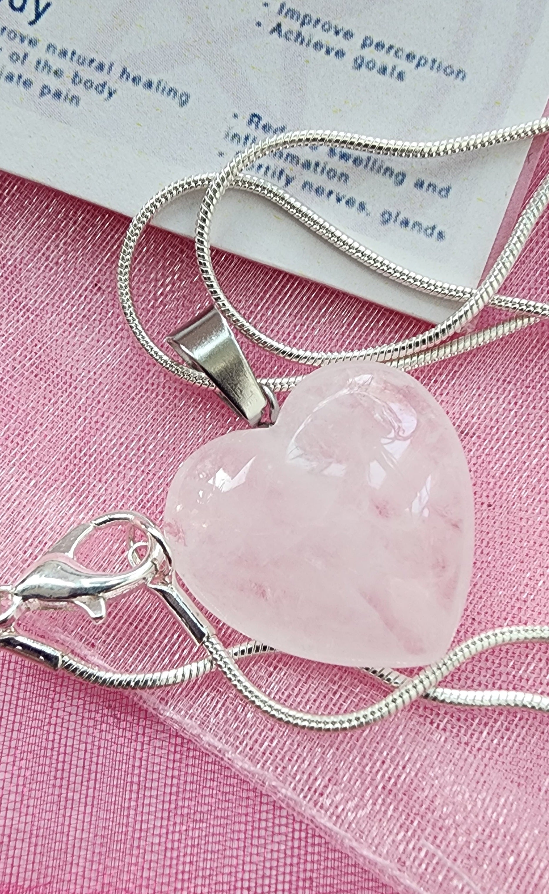 -Collar de cuarzo transparente en forma de corazón
