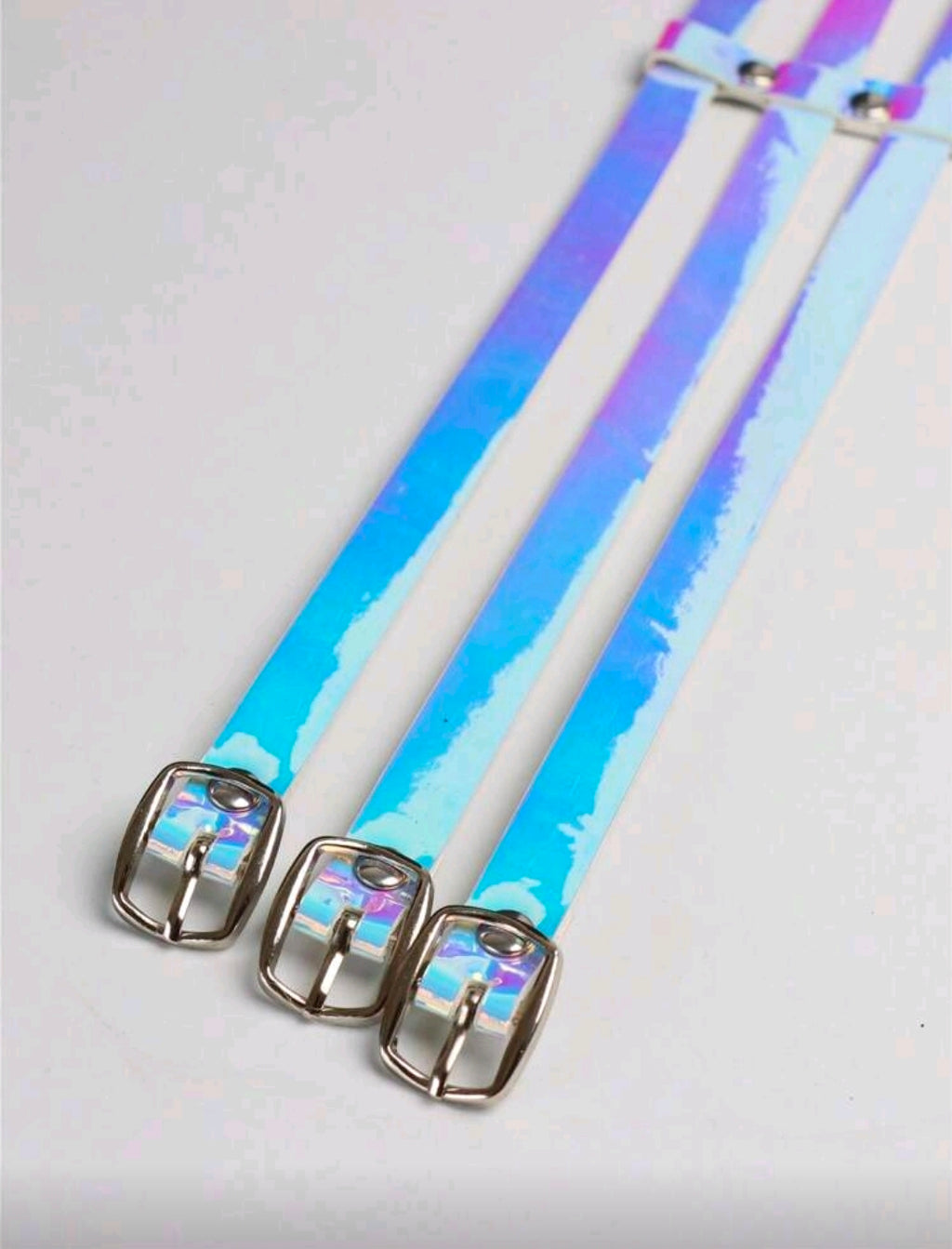 Holographic choker with ring