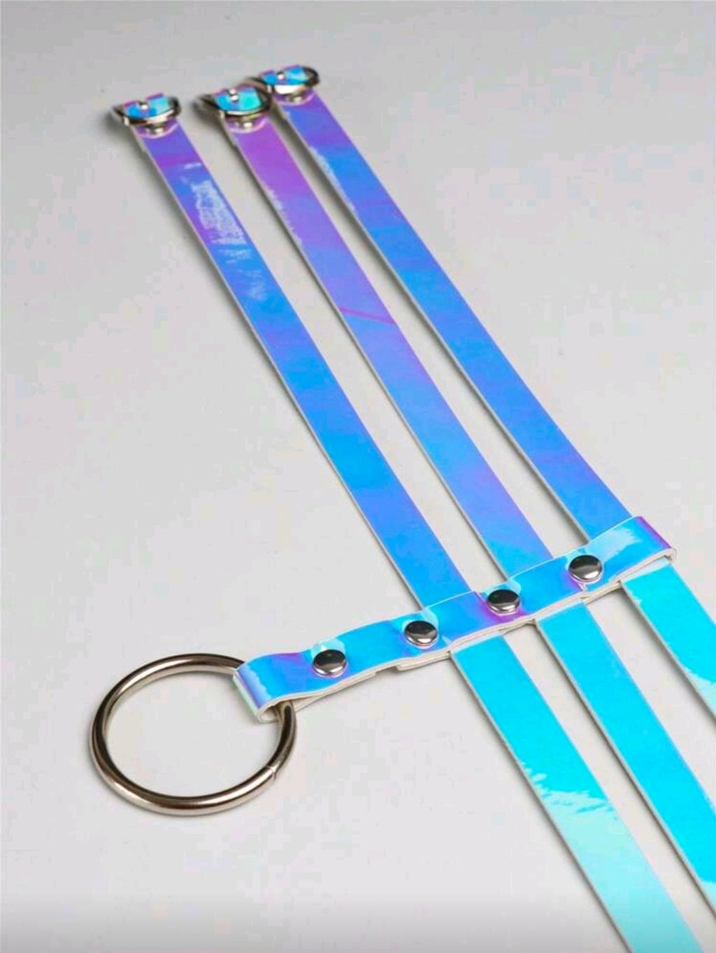Holographic choker with ring