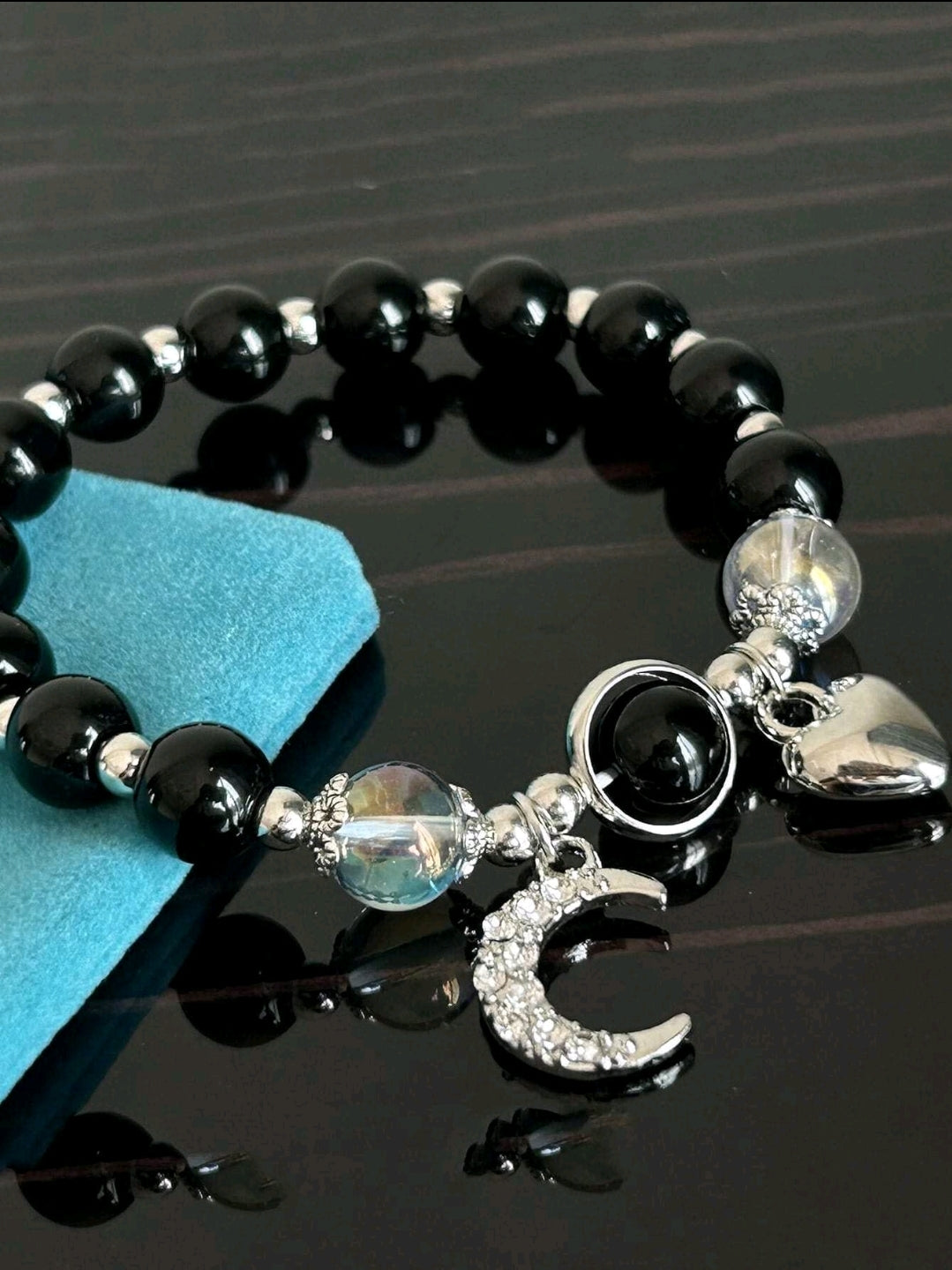 -Pulsera de cristal de ágata negra con dije de luna y corazón