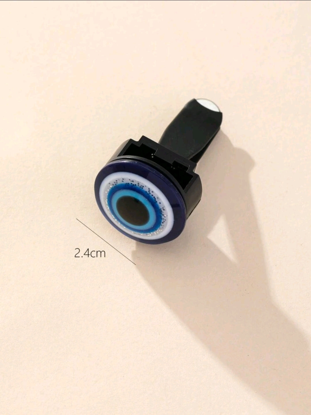 -Protector redondo contra el mal de ojo para tu coche